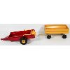 Image 2 : VINTAGE ERTL NEW HOLLAND MANURE SPREADER & MM WAGON