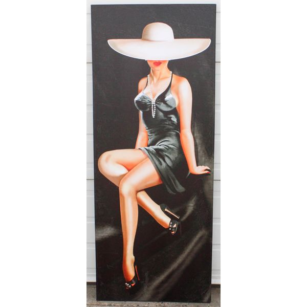 WOMEN POSING WALL ART 