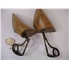 Image 5 : (2) Ladies Size 4 Shoe Stretchers