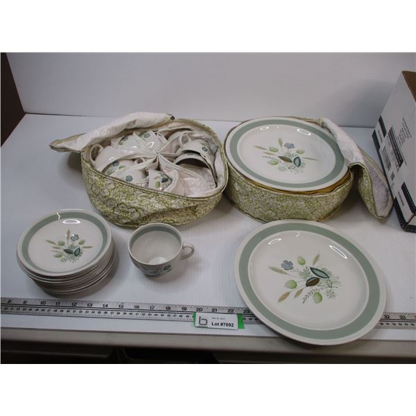(32-Piece) Woods Ware Dish Set