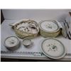 Image 1 : (32-Piece) Woods Ware Dish Set