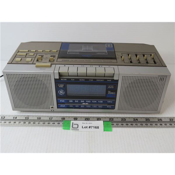 GE Stereo FM-AM Clock Radio & Cassette Tape (powers on radio works)