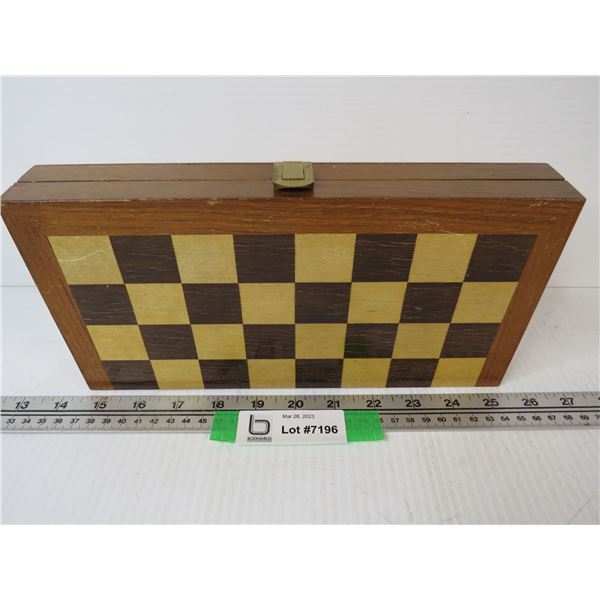 Chess Board Case w/Wooden Men & Board