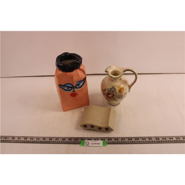 (3) Ceramic Decorations