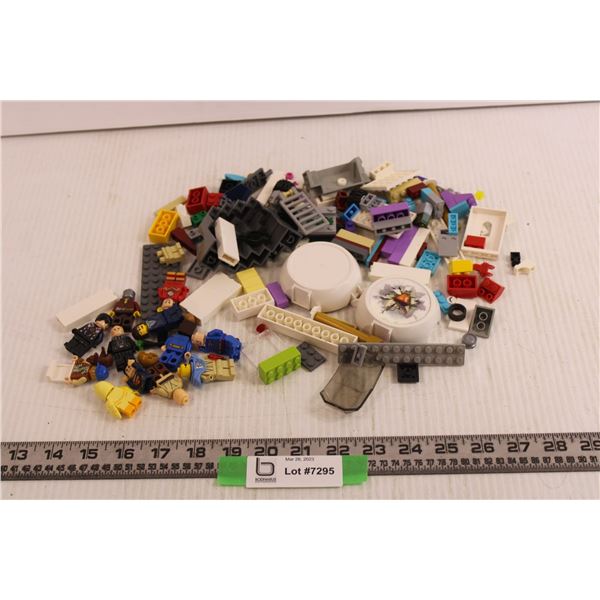 Small Flat of Lego with Lego People