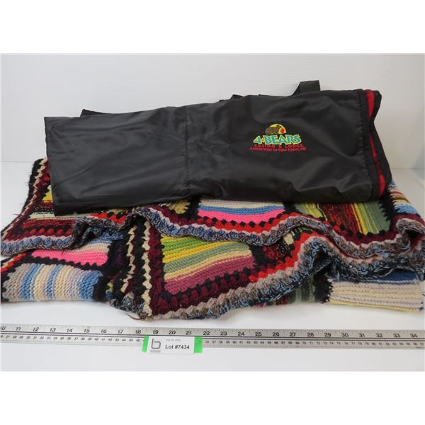 4- Bears Casino Plaid Throw Blanket - Knitted Blanket