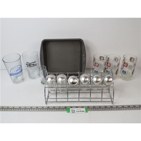 Cake Pan - Spice Rack - Assorted Glasses