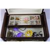 Image 3 : Jewelry Box and Assorted Vintage Jewellery