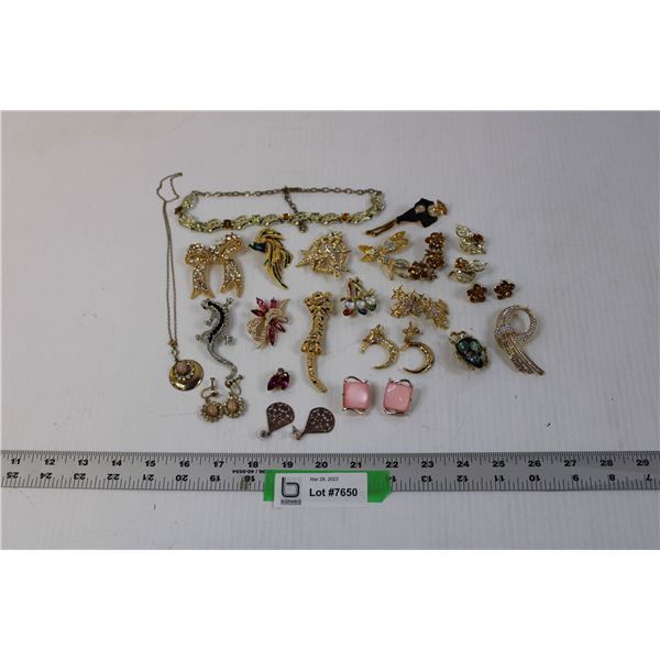 Lot of Assorted Vintage Jewelry
