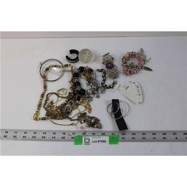 Lot of Assorted Jewelry