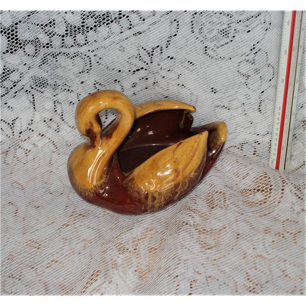 Bluye Mountain Pottery Swan