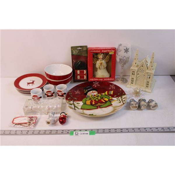 Lot of Assorted Christmas Items and Decor