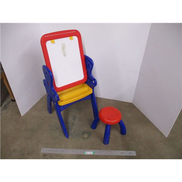 *Crayola Art Station w/ Matching Stool