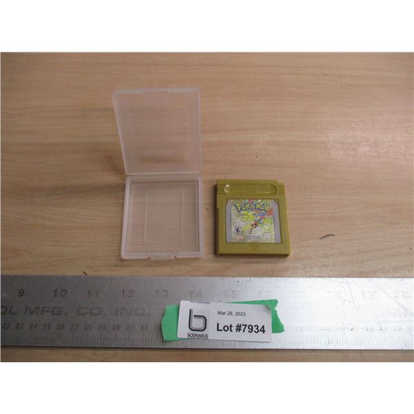 Gameboy Pokémon Gold in Case