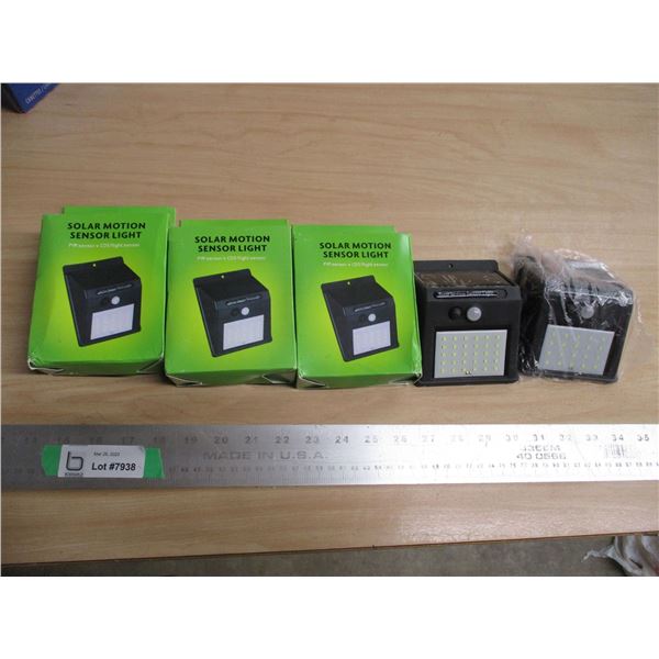 (5) Solar Motion Sensor Lights