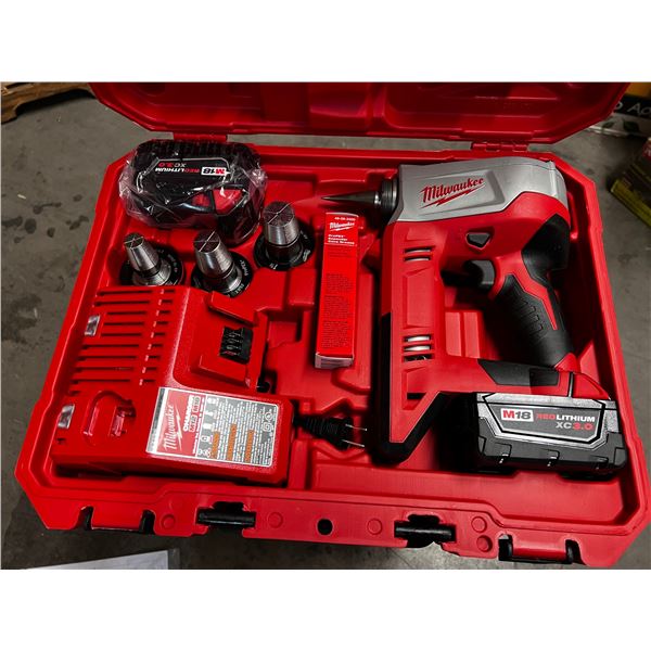 Lote #5028 - M18 Propex Expansion Tool Kit ($999 Precio de Tienda)