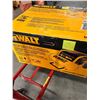 Image 1 : Lote #3064 -4.5 Gal. Compresor Eléctrico Dewalt