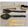 Image 1 : A Wonderful Assortment Of Decorative Kitchens Items ( Napkins Holder, Wall Decor, Letter Opener Etc)