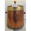 Image 1 : A Stunning Brass And Copper Container