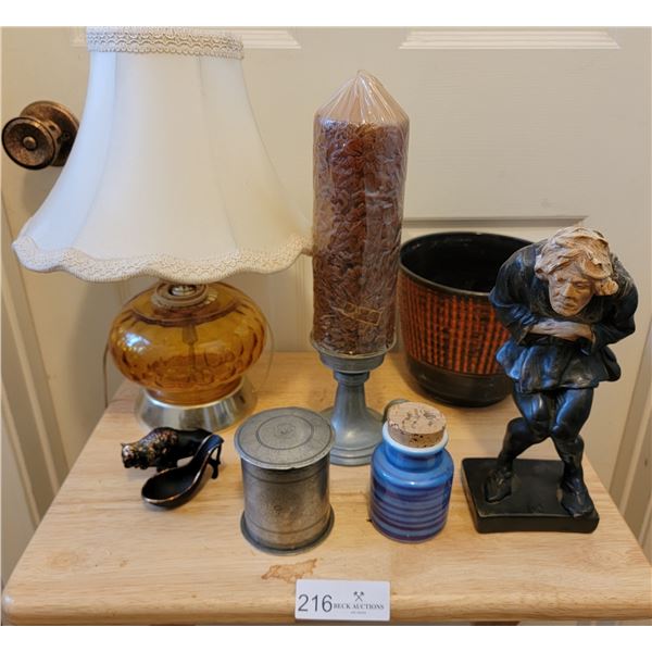 Home Décor With Lamp And Tabaco Holder