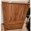 Image 1 : Tall Wood Dresser