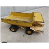 Image 2 : Hubley Die Cast Grader, International Harvester Pay/ Hauler Die Cast Dump Truck