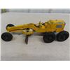 Image 8 : Hubley Die Cast Grader, International Harvester Pay/ Hauler Die Cast Dump Truck