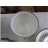 Image 7 : Aluminum Fondu, Ice Bucket, Tray, Jell-O Molds, Serving Dish, Sifter