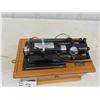 Image 2 : Thomas Vintage Style Phonograph Cassette/ Radio Player
