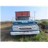 Image 2 : **offsite** 1961 GMC 960 Truck 350 Gas - 14' Box Hoist