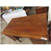 Image 2 : Oak Desk 30'' x 52'' x 30'' - Nice Condition