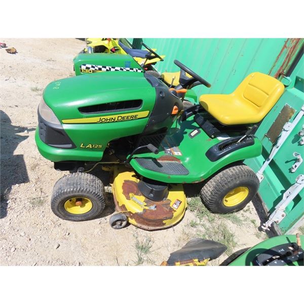 John Deere LA 125 Riding Mower - Complete Except NO Engine