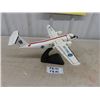 Image 4 : Wooden United Nations Model Plane on Stand 16" x 19" CS-115 Buffalo