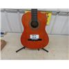 Image 4 : Hondo Model H308 Acoustic Guitar with Stand
