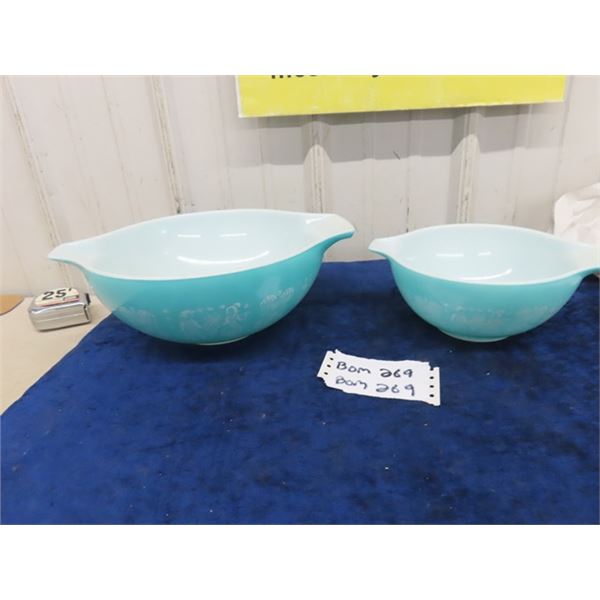 2 Pyrex Casserole Dishes