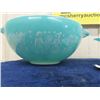 Image 2 : 2 Pyrex Casserole Dishes