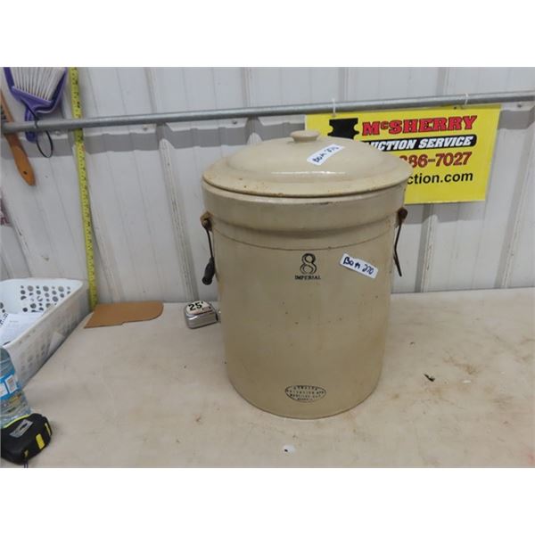 Medalta 8 Gal Crock with Lid + Handles