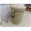 Image 3 : Medalta 8 Gal Crock with Lid + Handles