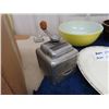 Image 5 :  Pyrex Crockery, Mixing Bowls, Coffee Grinder