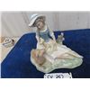 Image 2 : Porcelain Figurines 6" x 9" x 11"  - Tengra 