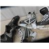 Image 5 : 4 Pairs fo Hockey Skates, Bauer Helmet