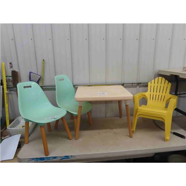 Toddler Table + 2 Chairs + 2 Toddler Yard Chairs