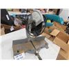 Image 4 : Makita 255mm (10") Mitre Saw 