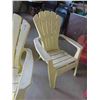 Image 4 : 4 Plastic Yard Chairs