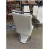 Image 3 : Set of 6 White Polyurethane Chairs with Chrome Horse Shoe Base
