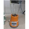 Image 2 : Oster Blender, Nostalgic Toaster, Kitchen Aid Slicer + Shredder Attachment