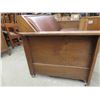 Image 3 : Vintage Antique Oak Settle.  It pulls out to a bed- refinished and new leather like upholstery