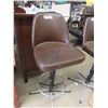 Image 2 : 3 Brown Vinyl Swivel Bar Stools 40'' Tall