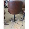 Image 5 : 3 Brown Vinyl Swivel Bar Stools 40'' Tall