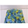Image 5 : Various printed fabric pieces/floral shower curtain/birthday napkins/sheets/pillowcases